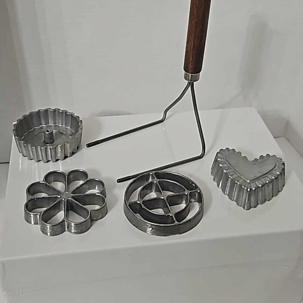 Swedish Rosette and Timbale - Picture 2 of 2